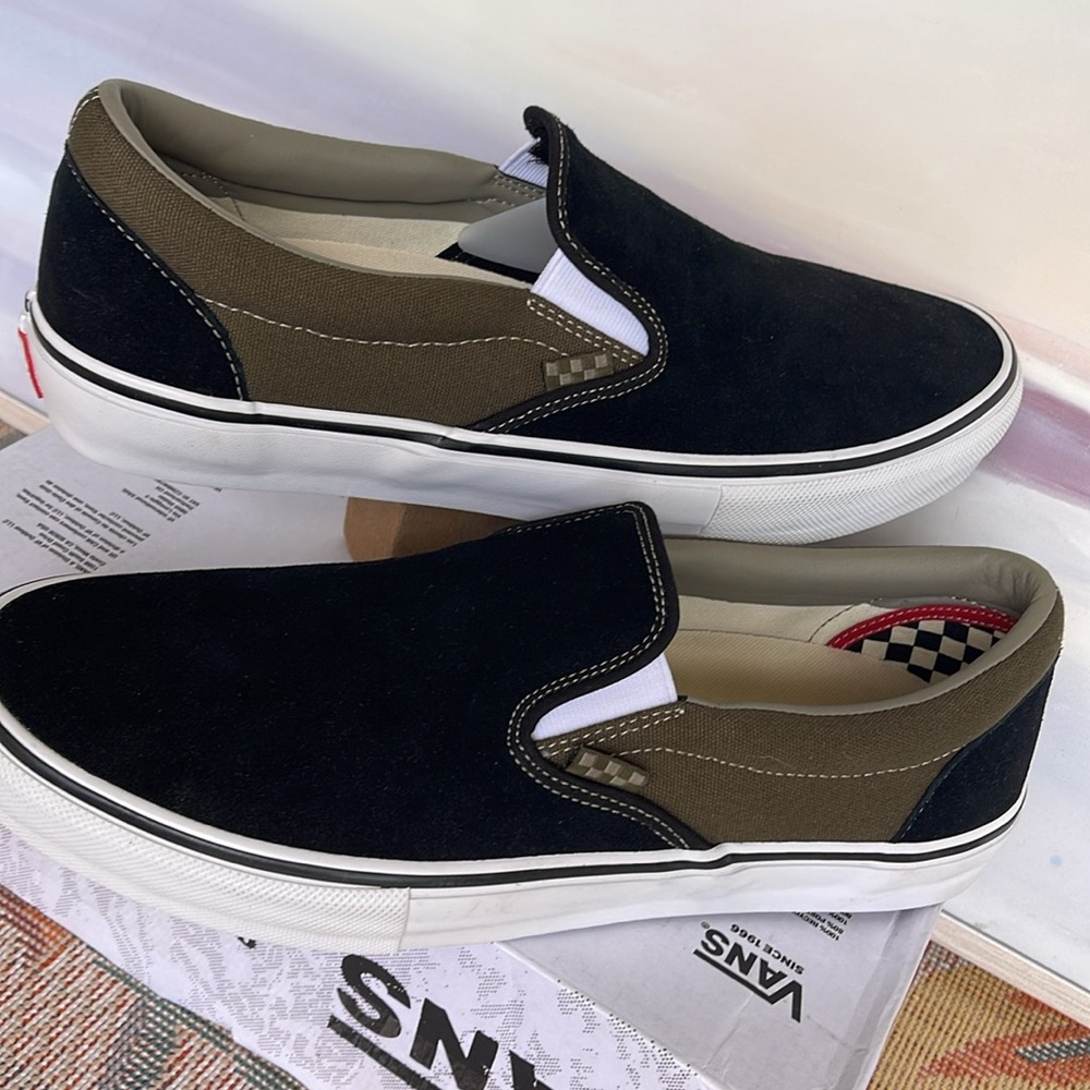 Vans Men’s Skate Slip-On
Black Olive
VN0A5FCAB1V
Sneakers - Picture 10 of 16